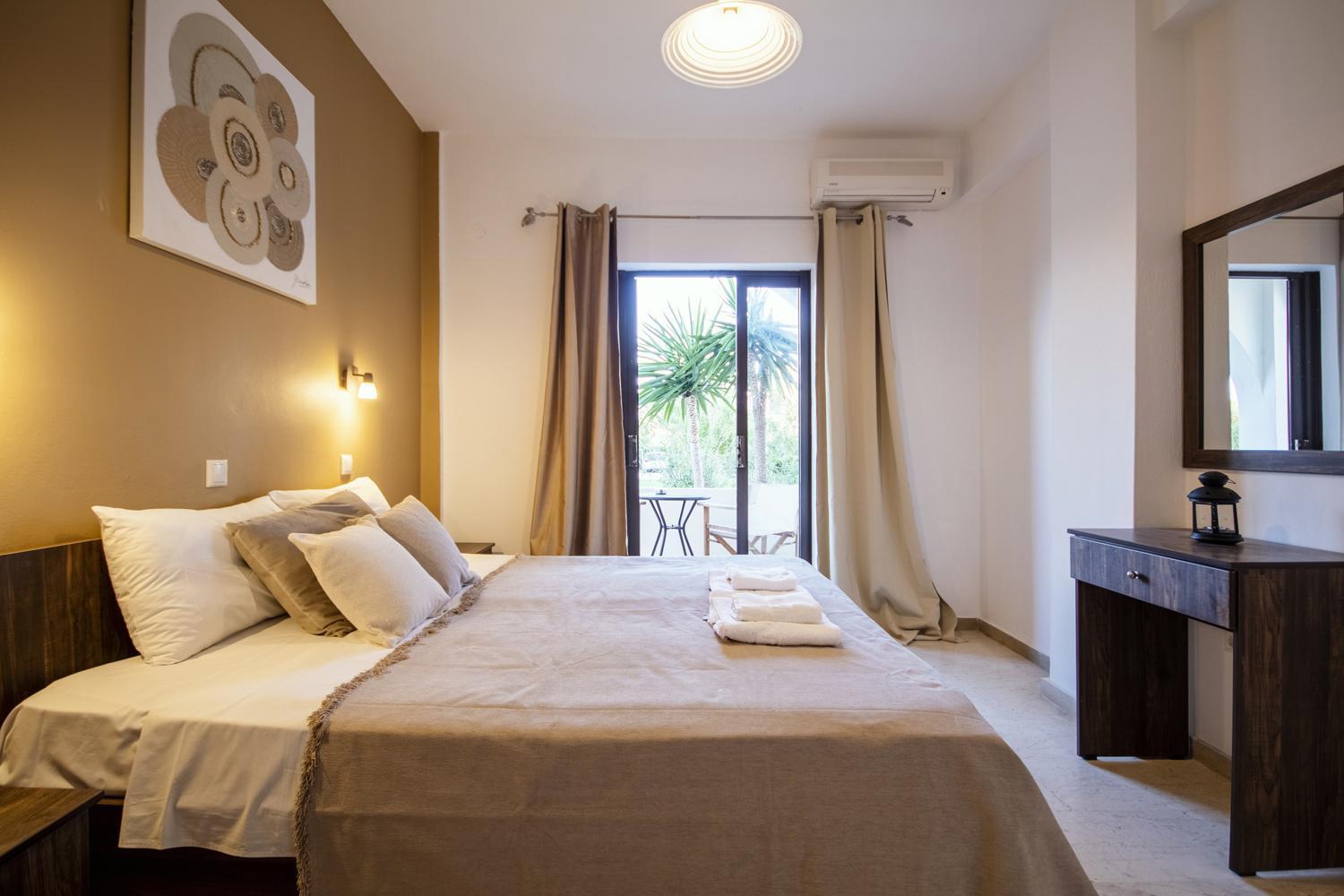 Апартаменты Parakladi Seaside Retreat Лефкими Экстерьер фото