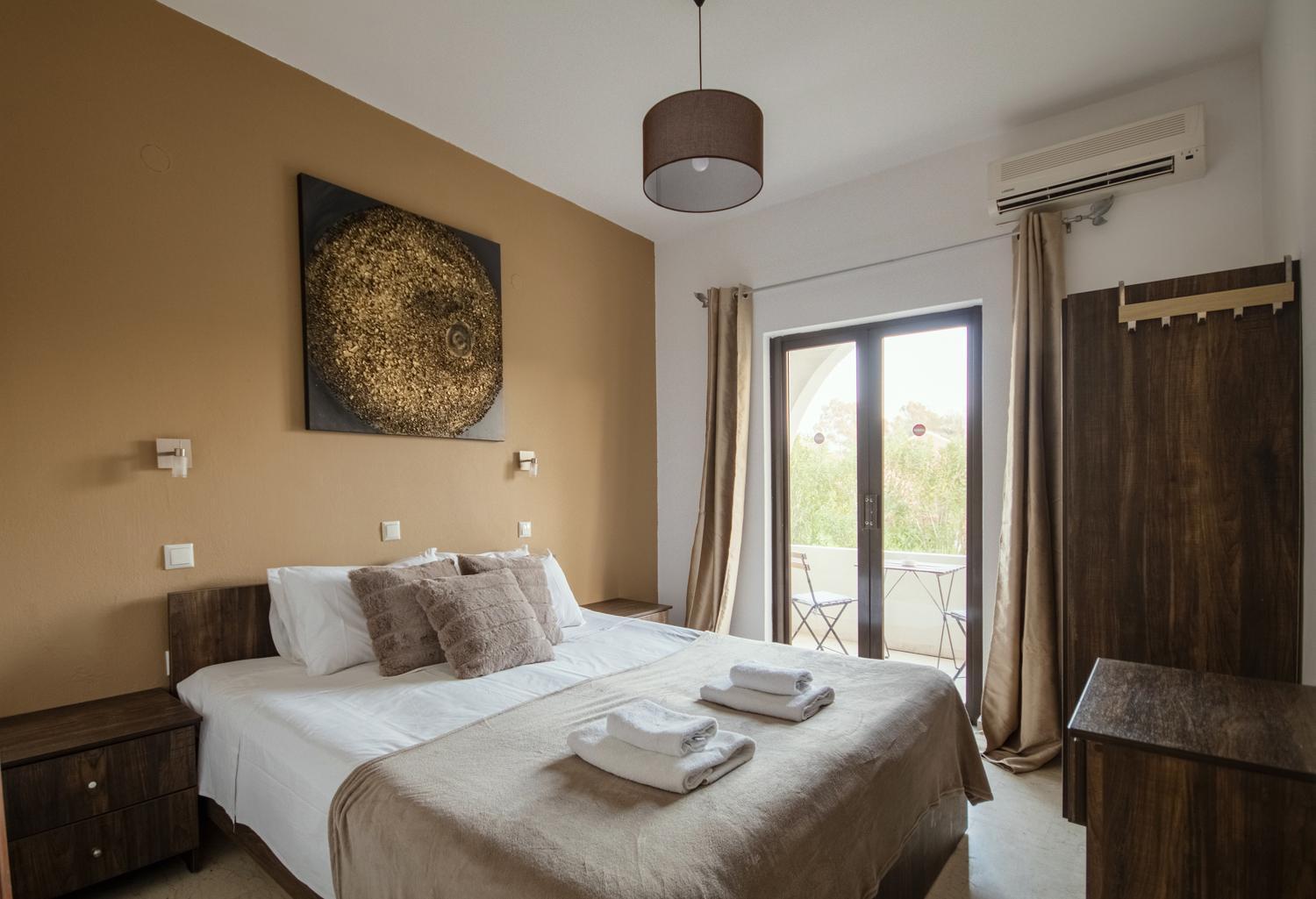 Апартаменты Parakladi Seaside Retreat Лефкими Экстерьер фото
