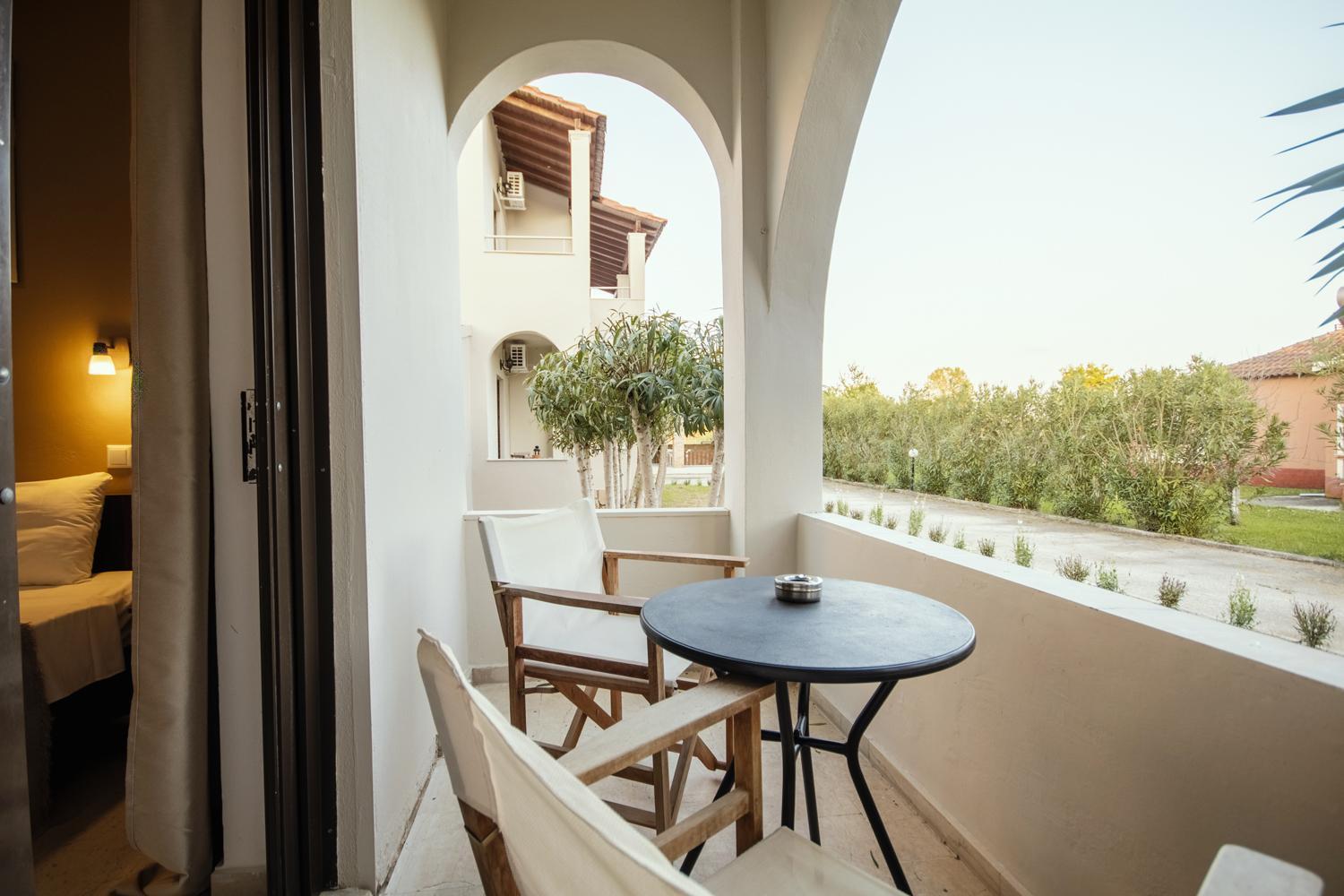 Апартаменты Parakladi Seaside Retreat Лефкими Экстерьер фото